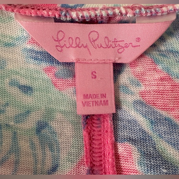 🐚 Lilly Pulitzer Pink and Blue Short Sleeve Top - Picture 3 of 3